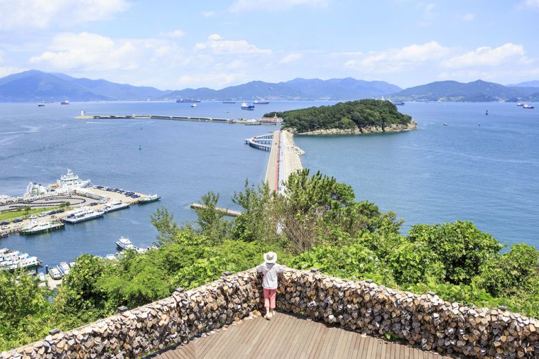 자산공원에서 바라본 여수 오동도 [한국관광공사 제공]