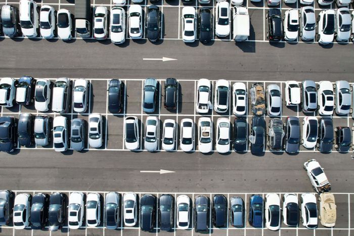 12일 경기 과천시 서울대공원 주차장에 침수 차량이 집결해 있다. 2022.8.12 [한주형 기자]