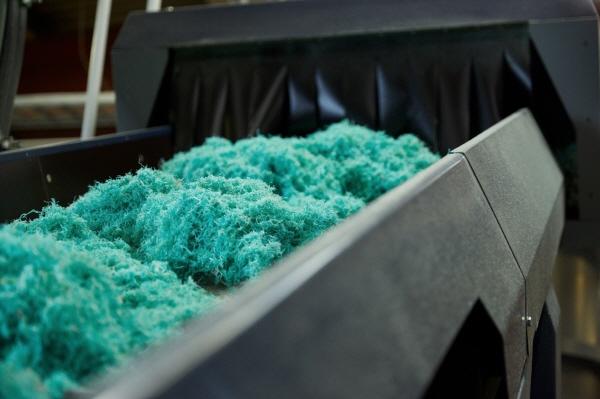 BMW, 2025년 생산 제품군에 `바다 쓰레기 재활용 플라스틱` 적용 [사진제공=BMW그룹코리아]