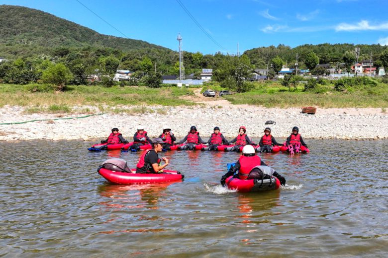 교육을 받는 참가자들.  /사진= 여행작가  김선권