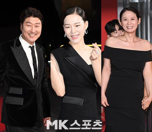 송강호, 한예리, 김선영이 ‘부산국제영화제’ 레드카펫을 밟았다. 사진=천정환 기자