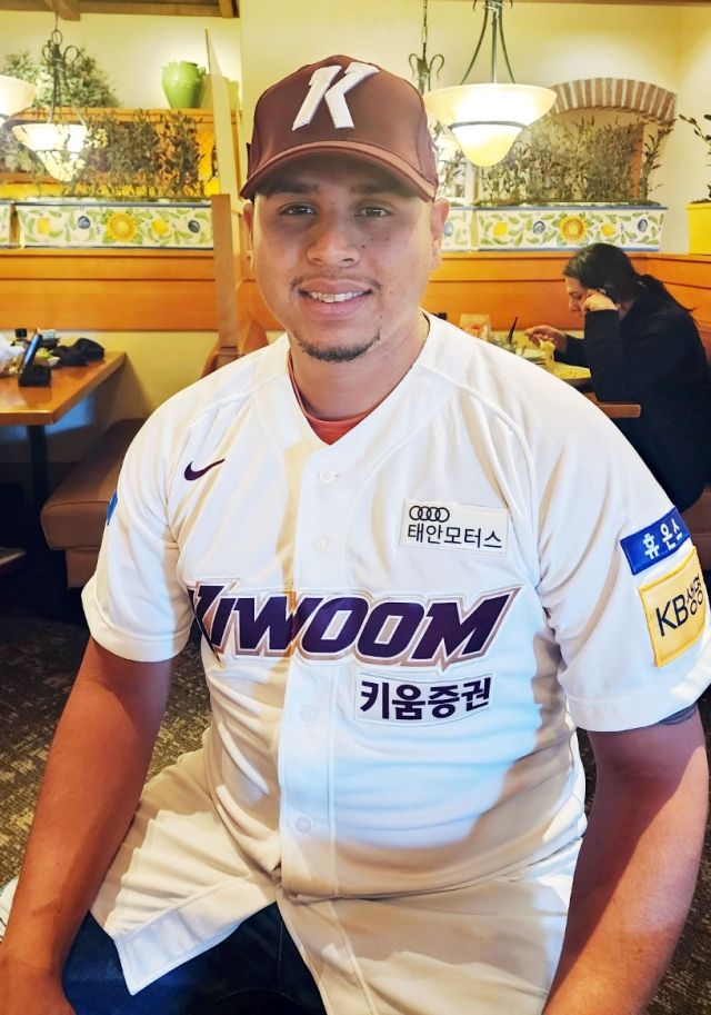 키움 히어로즈의 새 외국인 투수 아리엘 후라도는 강력한 구위와 좋은 제구력이 돋보이는 투수다.  그간 가성비 외국인 선수를 선호했던 키움이 2023 대권 도전을 위해 패를 꺼내든 모습이다. 사진= ⓒAFPBBNews = News1