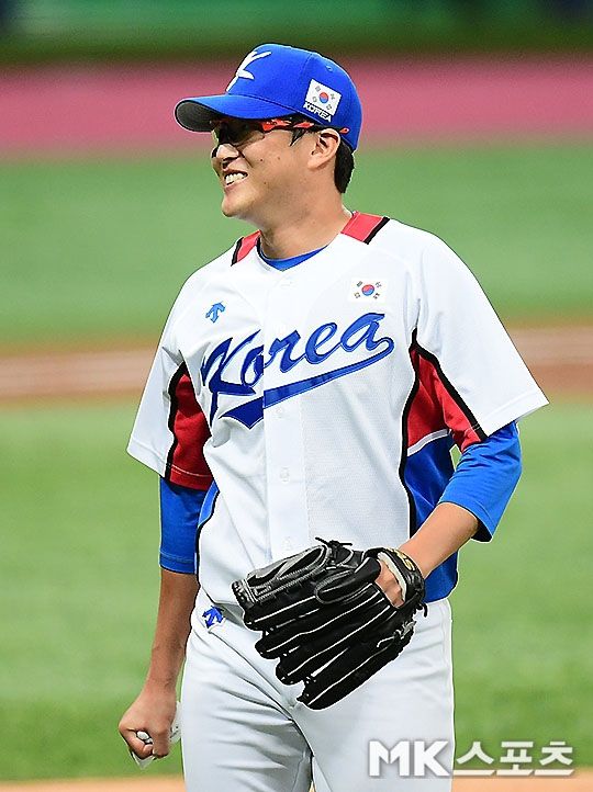 2년 전 이미 도쿄올림픽을 경험한 박세웅이지만 WBC는 규모가 다르다. 최정예 전력이 나서는 세계대회가 드문 야구에서 WBC는 유일한 자존심이다. 박세웅은 그런 곳에서 국가대표 유니폼을 입고 마운드에 당당히 서게 된다. 사진=천정환 기자