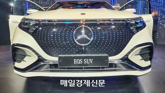 삼각별 도트로 꾸민 벤츠 EQS SUV [사진촬영=최기성 매경닷컴 기자]