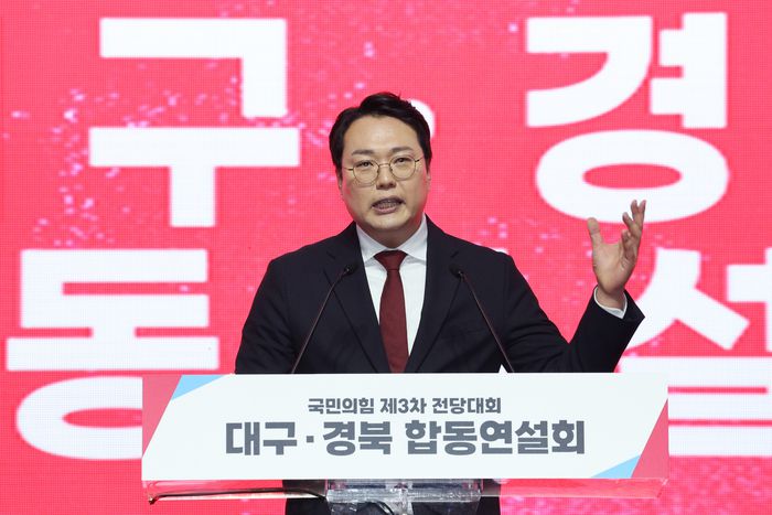 국민의힘 천하람 당 대표 후보가 28일 오후 대구 북구 엑스코에서 열린 제3차 전당대회 대구·경북 합동연설회에서 정견발표를 하고 있다. [사진 = 연합뉴스]