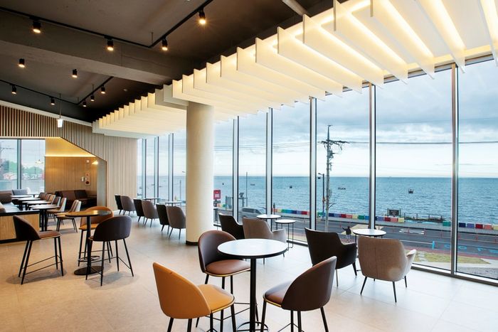 할리스 제주도두해안DT점. [사진 출처 = 할리스]