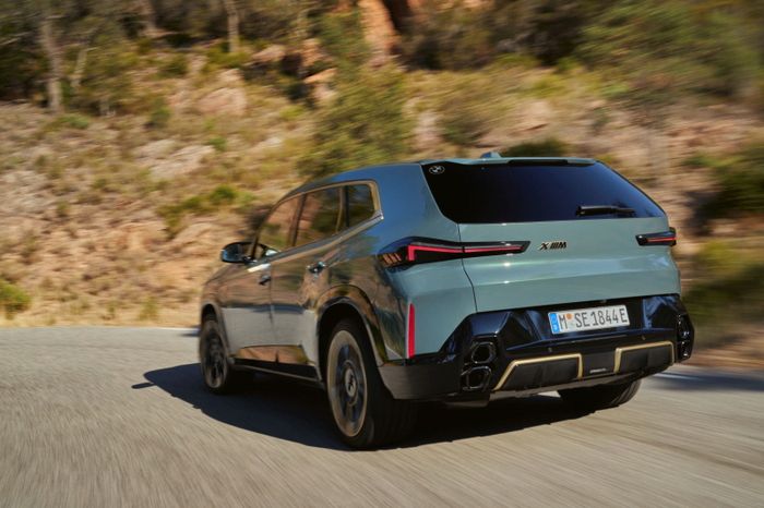 BMW XM 질주 모습  [사진출처=BMW]