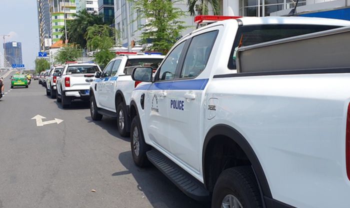 베트남 공안 차량이 신한베트남파이낸스 앞에 주차돼 있다. [사진 출처 = 아세안데일리뉴스]