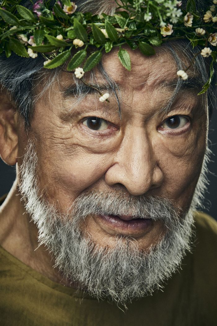 절대 권력과 딸들의 사랑을 모두 잃은 뒤 미치광이가 된 리어왕을 연기하는 이순재. 연우무대·에이티알