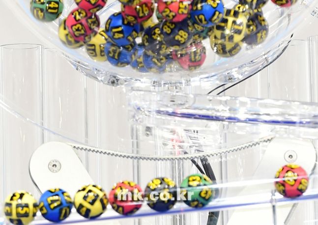 “칩이 모든 공에 들어있어 외부 조절 시도는 100% 실패한다”고 말했다. 사진 ㅣ강영국 기자