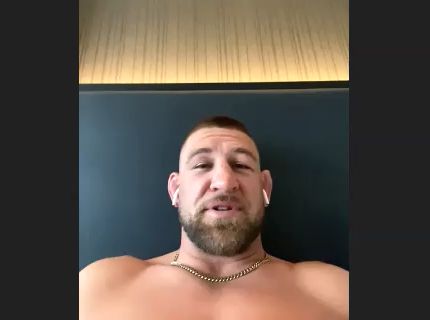 UFC 라이트헤비급 15위 더스틴 저코비가 MK스포츠와 화상 인터뷰에서 답변하고 있다.