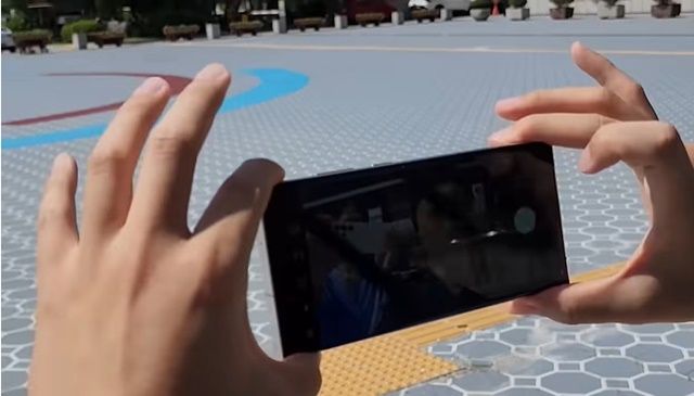 자세히 보면 충주시 홍보맨은 셀카 영상을 찍고 있다. 사진|유튜브 충주시 캡처