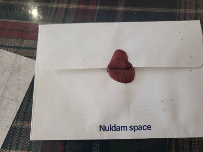 널담은공간 이용 안내판과 스티커/사진=강찬미 여행+기자