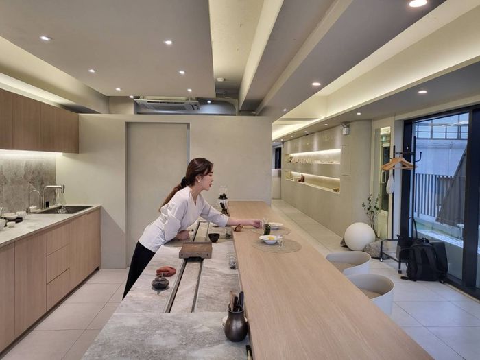 메뉴 준비 중인 김은지 대표의 모습/사진=강찬미 여행+기자