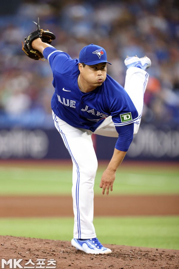 류현진이 1회 실점을 허용했다. 사진= MK스포츠 DB