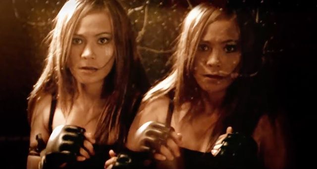 여주인공 미셸 워터슨이 등장하는 ‘메가데스’가 2009년 발매한 싱글 앨범 ‘헤드 크러셔’ 뮤직비디오 섬네일