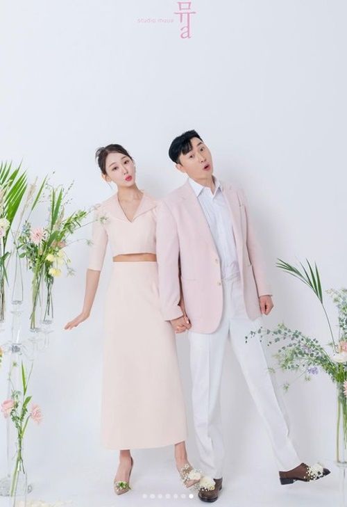 이상호는 웨딩화보를 공개해 눈길을 모았다. 사진=김자연 SNS, 뮤아스튜디오