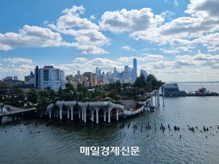 리틀 아일랜드 바로 옆에 마련된 ‘마켓 57’ 건물 옥상에서 바라본 전경