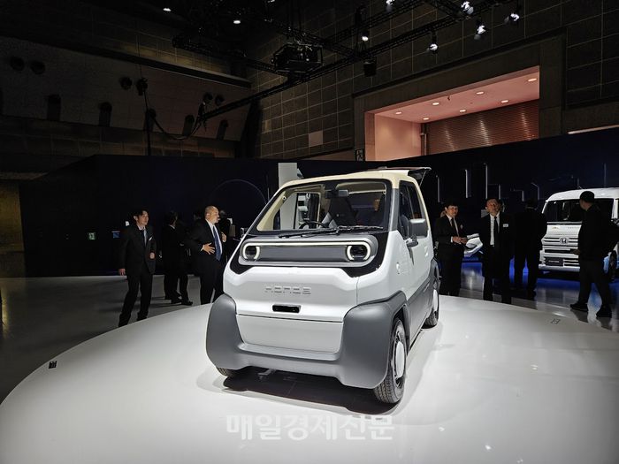 혼다 2인승 전기 콘셉트카 ‘CI-MEV’ [이승훈 도쿄 특파원]