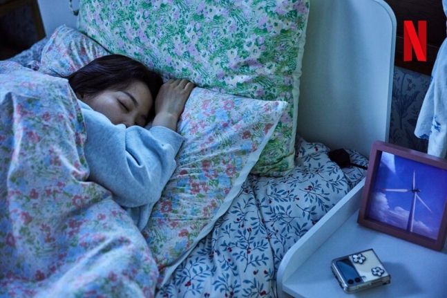 박보영은 밝고 친절한 간호사와 극심한 우울증을 앓는 환자라는 양극단을 섬세하고도 사랑스럽게 연기했다. 사진ㅣ넷플릭스