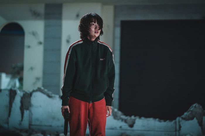 몸 사리지 않는 액션 연기를 펼친 김혜준 . 사진ㅣ디즈니플러스