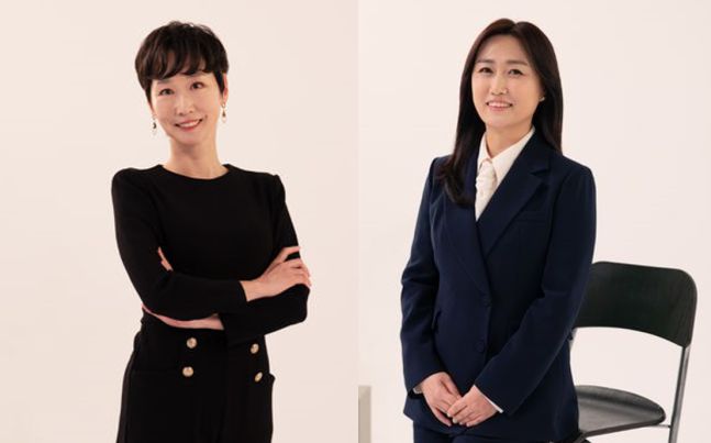 더불어민주당이 29일 11, 12호 인재로 이지은 전 총경(45·왼쪽), 전국초등교사 노동조합 수석부위원장 백승아 전 교사(38)를 영입하겠다고 밝혔다. [사진제공 = 더불어민주당]