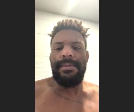 마이클 존슨이 UFC 파이트 나이트 236 사전 화상 인터뷰에서 MK스포츠 질문을 듣고 있다.