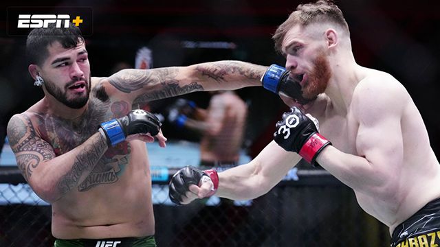 앤서니 에르난데스(왼쪽)가 2023년 5월 UFC 미들급 9위 출신 에드멘 샤흐바쟌을 공격하고 있다. 사진=ESPN+ 영상 섬네일