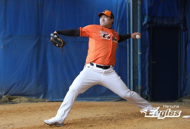 최근 12년 만에 한화로 돌아온 류현진. 사진=한화 제공