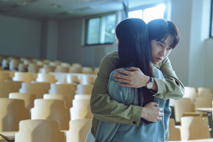 ‘로얄로더’ 이준영과 홍수주. 사진ㅣ디즈니+