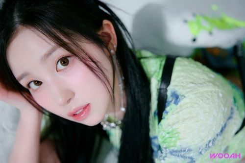 우아 멤버 소라의 사소한 모든 것을 살펴본다. 사진 = SSQ엔터테인먼트