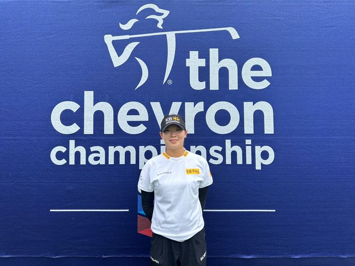 16일 생애 첫 LPGA 투어 대회이자 메이저 대회 셰브론 챔피언십 출전을 앞두고 1번홀 티잉 그라운드에서 기념 촬영을 한 방신실. 방신실