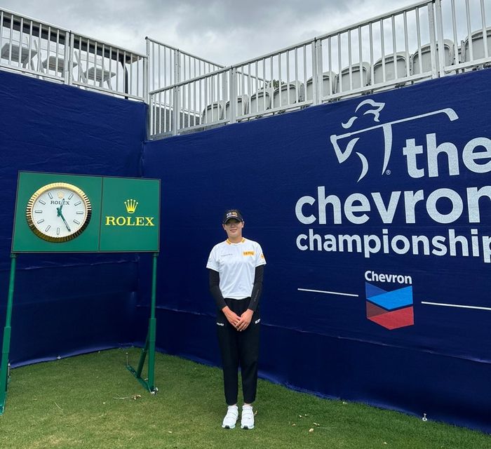16일 생애 첫 LPGA 투어 대회이자 메이저 대회 셰브론 챔피언십 출전을 앞두고 1번홀 티잉 그라운드에서 기념 촬영을 한 방신실. 방신실