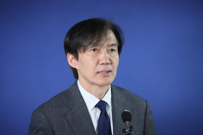 조국 조국혁신당 대표가 지난 11일 서울 여의도 당사에서 열린 조국혁신당 파란불꽃선대위 해단식에서 인사말을 하고 있다. [사진 출처 = 연합뉴스]