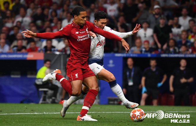 2018-19시즌 UEFA 챔피언스리그 결승 무대를 밟았던 손흥민(사진 오른쪽). 사진=AFPBBNews=News1