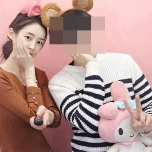 티아라 출신 아름은 지난해 남편과의 이혼 후 A씨와의 교제 사실을 밝혔고, 재혼 계획을 발표했으나, 사기 의혹으로 인해 결국 관계가 종료되었다. 사진=아름 SNS