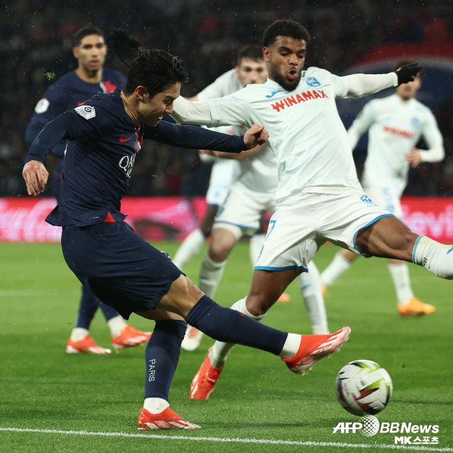 이강인이 슈팅을 시도하고 있다. 사진=AFPBBNews=News1