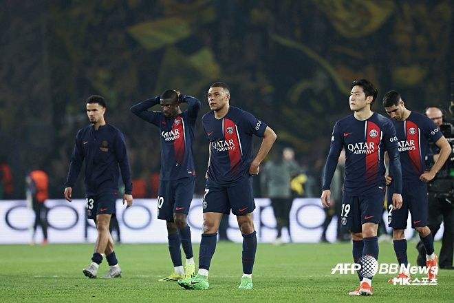 실망하는 파리 생제르맹 선수들. 사진(프랑스 파리)=ⓒAFPBBNews = News1