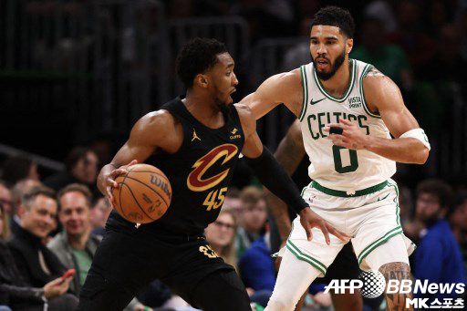 클리블랜드는 도노번 미첼을 앞세워 2차전을 가져갔다. 사진(美 보스턴)=ⓒAFPBBNews = News1