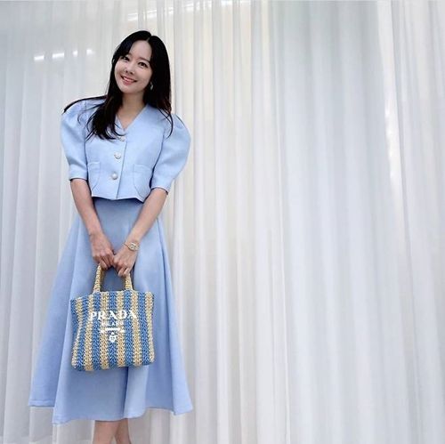 소유진이 우아하면서도 여성스러운 분위기를 자아냈다.  사진=소유진 SNS