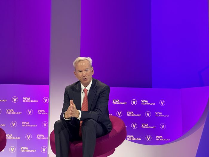 에릭 슈미트 구글 전 CEO가 22일(현지시간) 프랑스 파리에서 열린 비바테크에서 발언하고 있다. 파리 황순민 기자