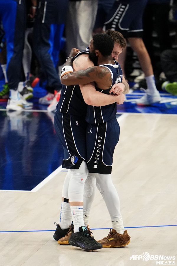 돈치치와 어빙은 66점을 합작했다. 사진(美 댈러스)=ⓒAFPBBNews = News1