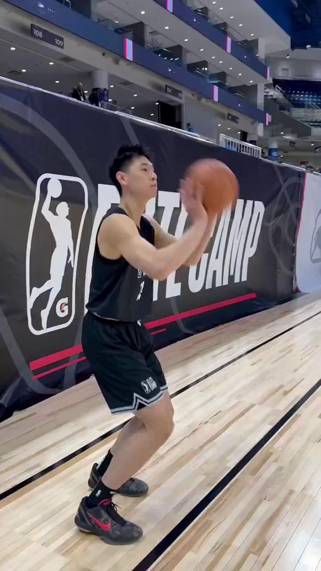 추이융시는 G리그 엘리트 캠프에서 25차례 3점 슛을 시도하여 23번 성공했다. 사진=NBA 영상 화면