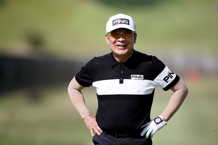 최상호가 7일 열린 KPGA 선수권대회 2라운드 15번홀 페어웨이에서 환하게 웃고 있다. KPGA