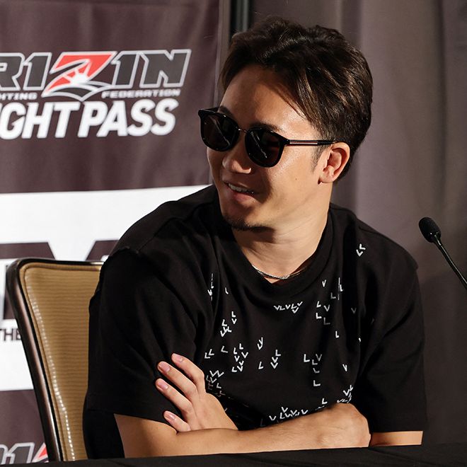 아사쿠라 미쿠루가 2022년 6월 미국 네바다주 헨더슨에서 열린 라이진 기자회견 도중 웃고 있다. 사진=Getty Images=연합뉴스 제공