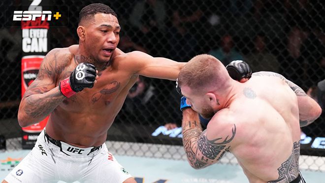 마이클 모랄레스(왼쪽)가 UFC 데뷔 4연승을 거둔 경기에서 공격하고 있다. 사진=ESPN+ 영상 섬네일