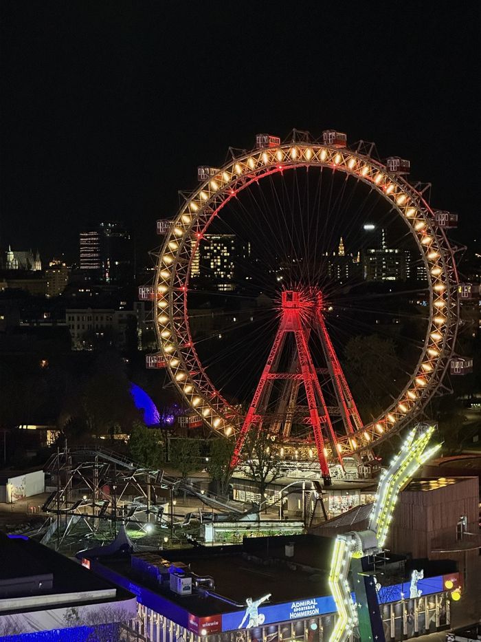 프라터 공원 대관람차 야경.  /사진= 강예신 여행+ 기자