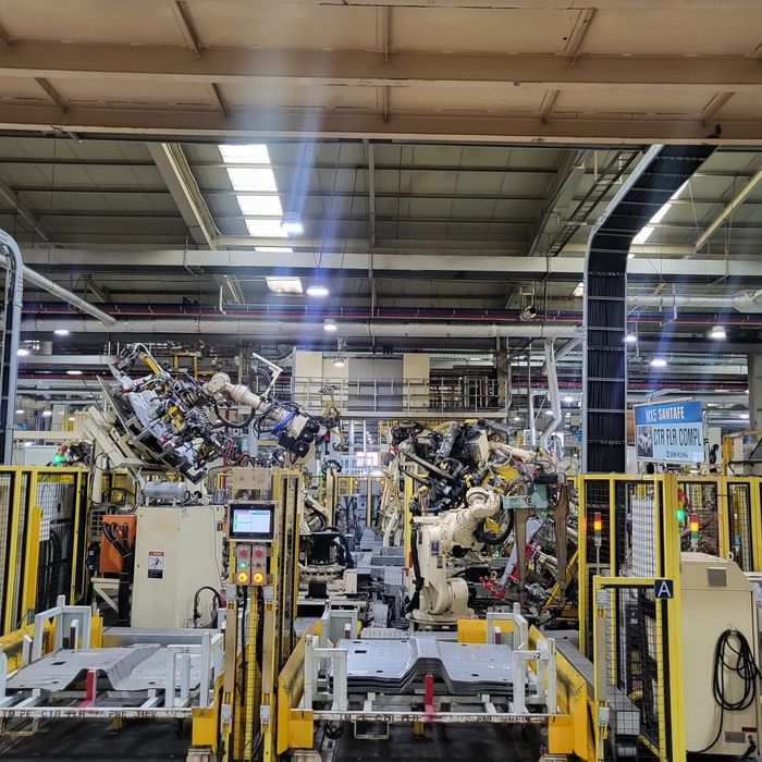 신영 울산공장 조립라인 모습