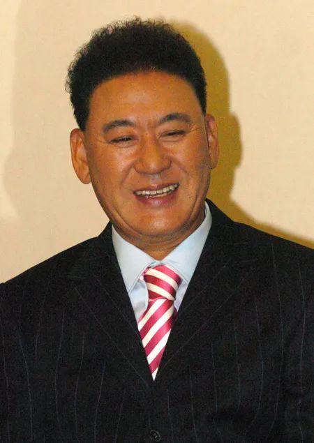 가수 현철.