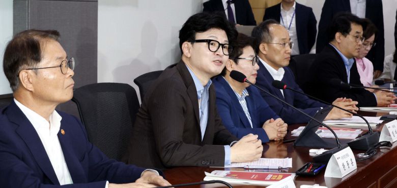 한동훈 국민의힘 대표가 7일 오후 서울 국회의원회관에서 열린 노동약자 지원과 보호를 위한 제도 개선 토론회에 참석해 발언하고 있다.